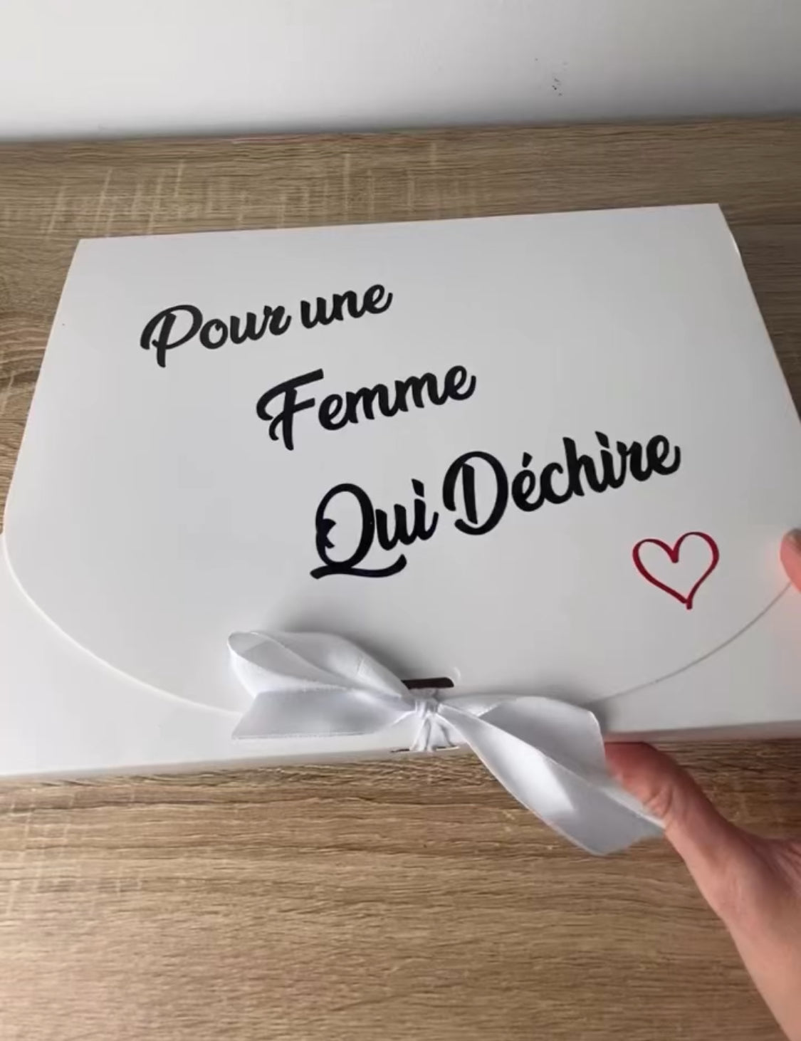 Box « Femme qui Déchire »