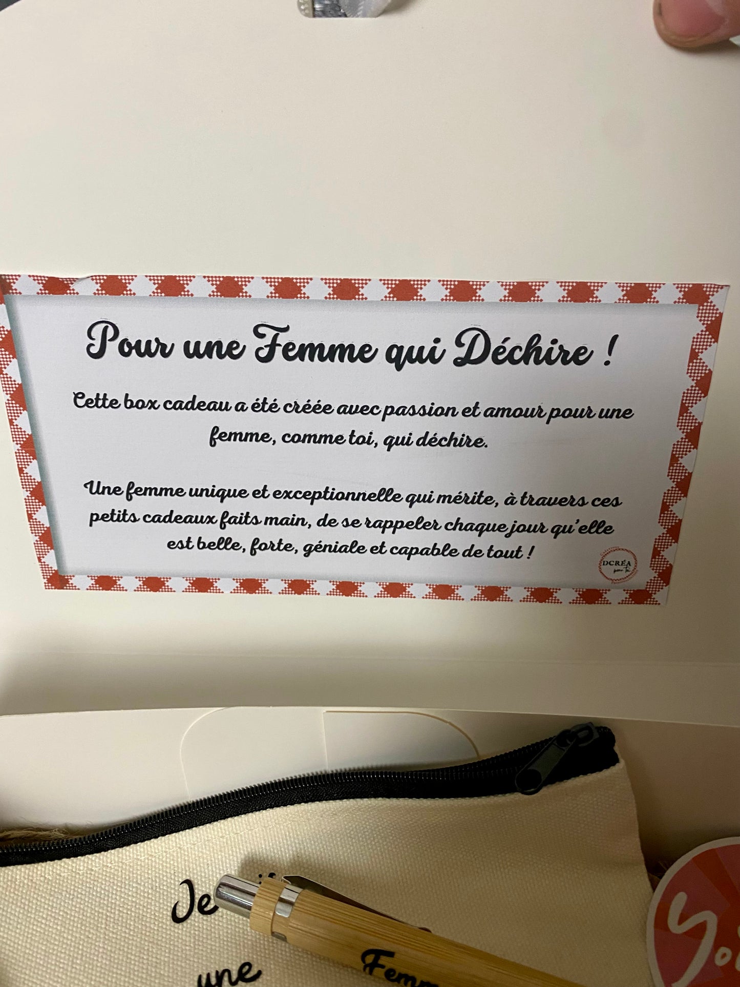 Box « Femme qui Déchire »