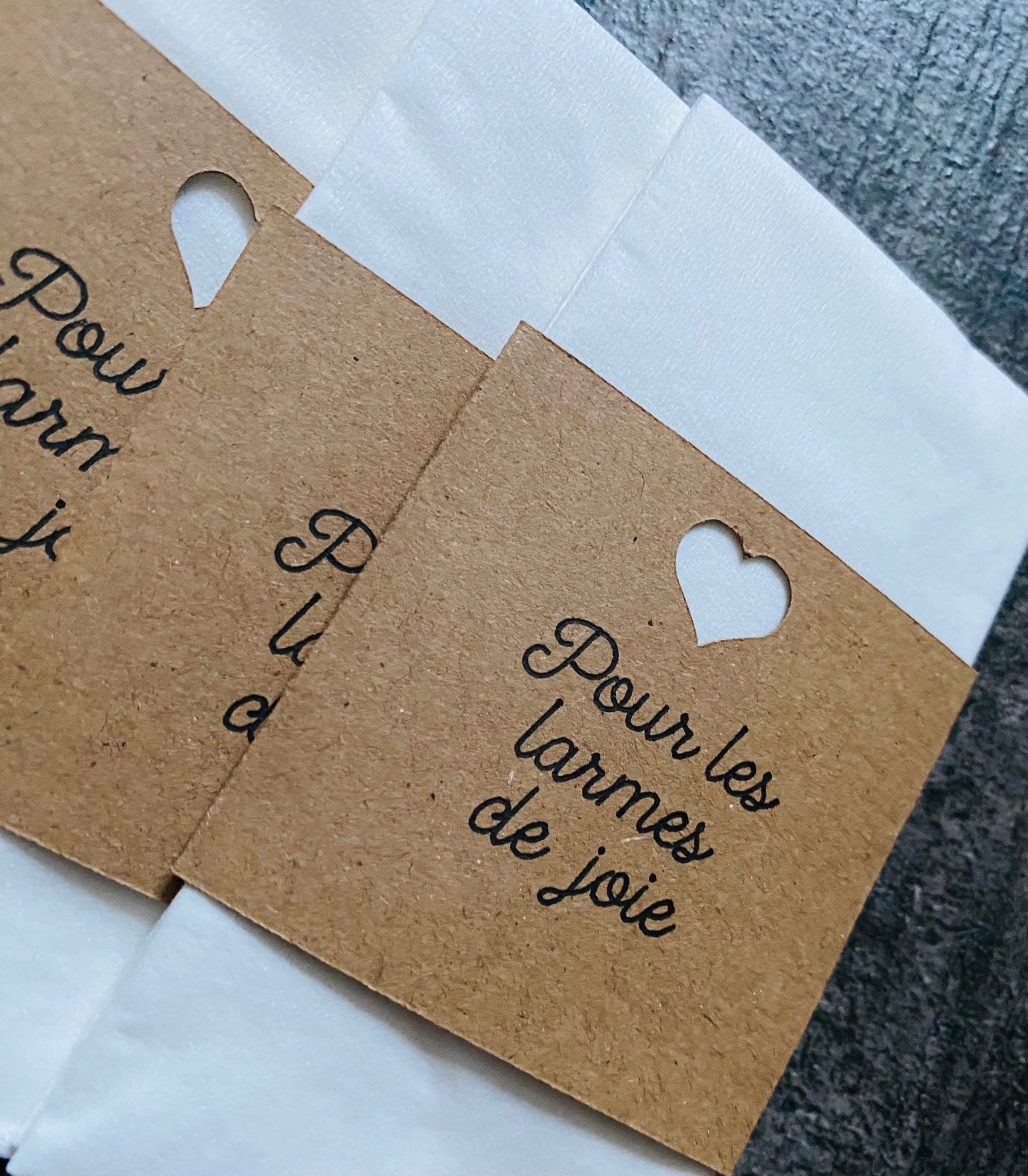 Pochettes kraft + Mouchoirs « Larme de joie »