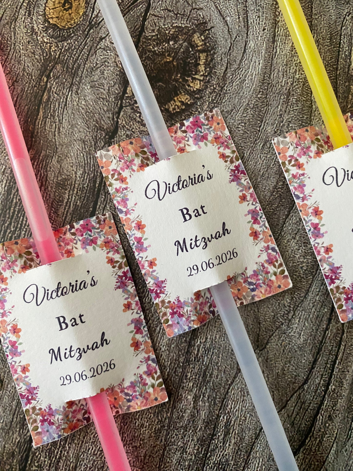 Bâtonnets lumineux à craquer + Étiquettes fleurs multicolores pour ouverture de bal mariage